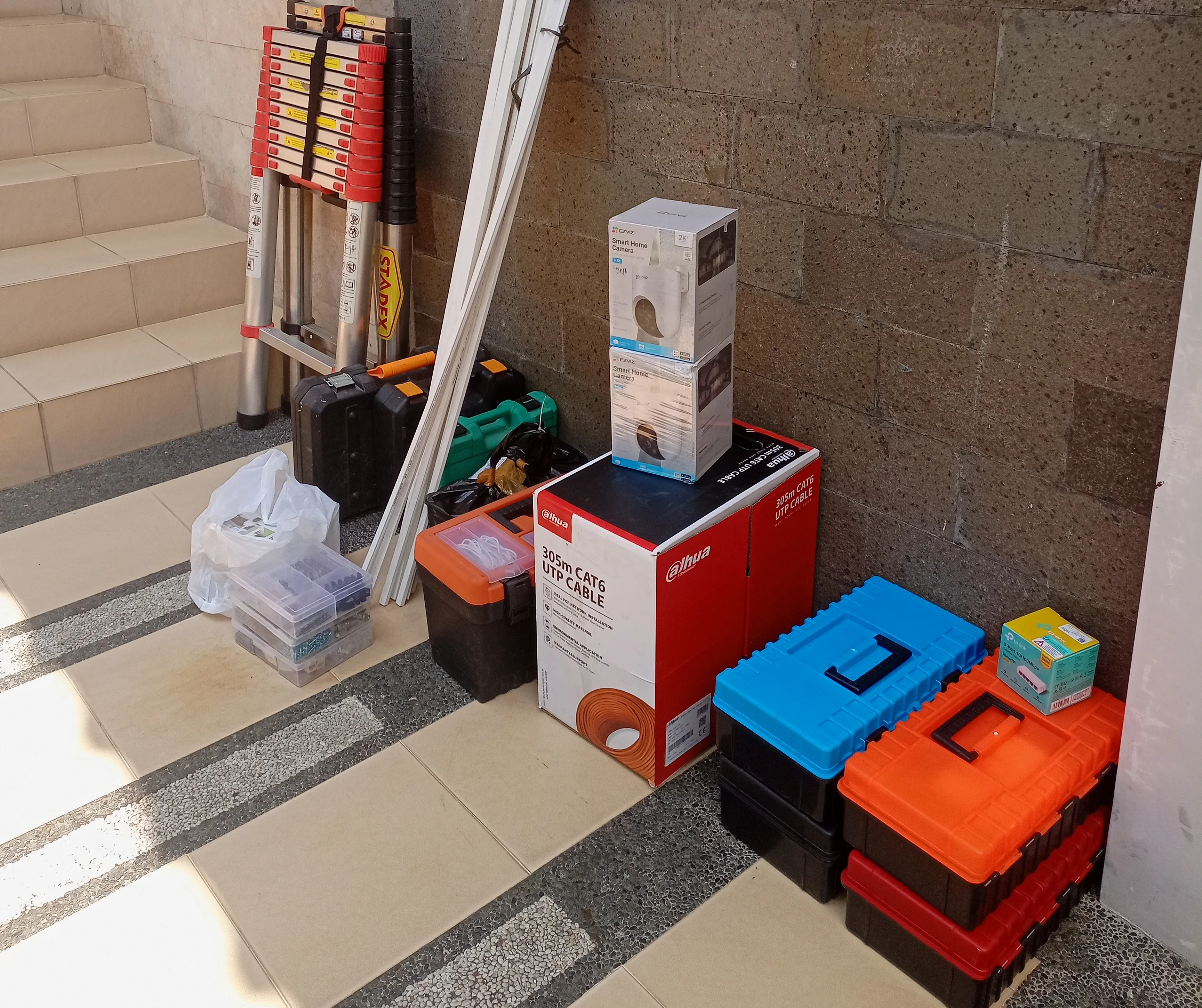 Instalasi CCTV di rumah pelanggan